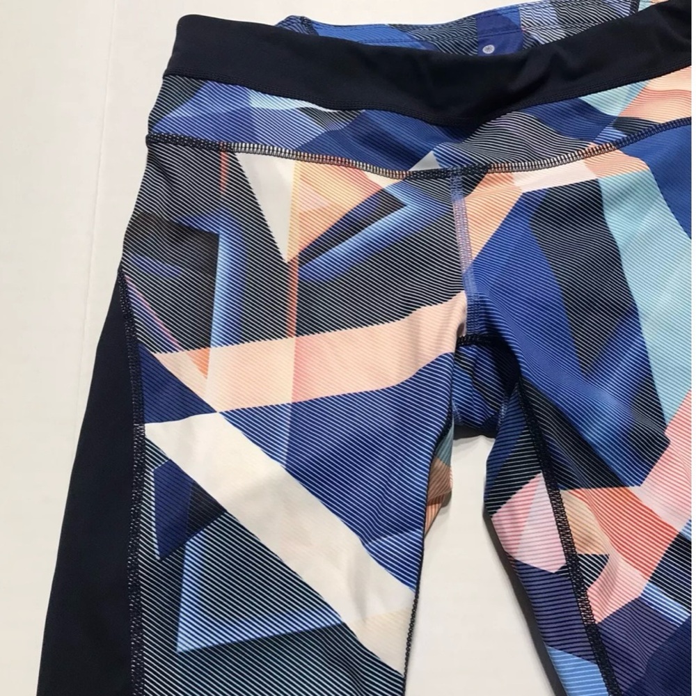 Athleta Electric Geo Sonar Capri - Picture 4 of 8